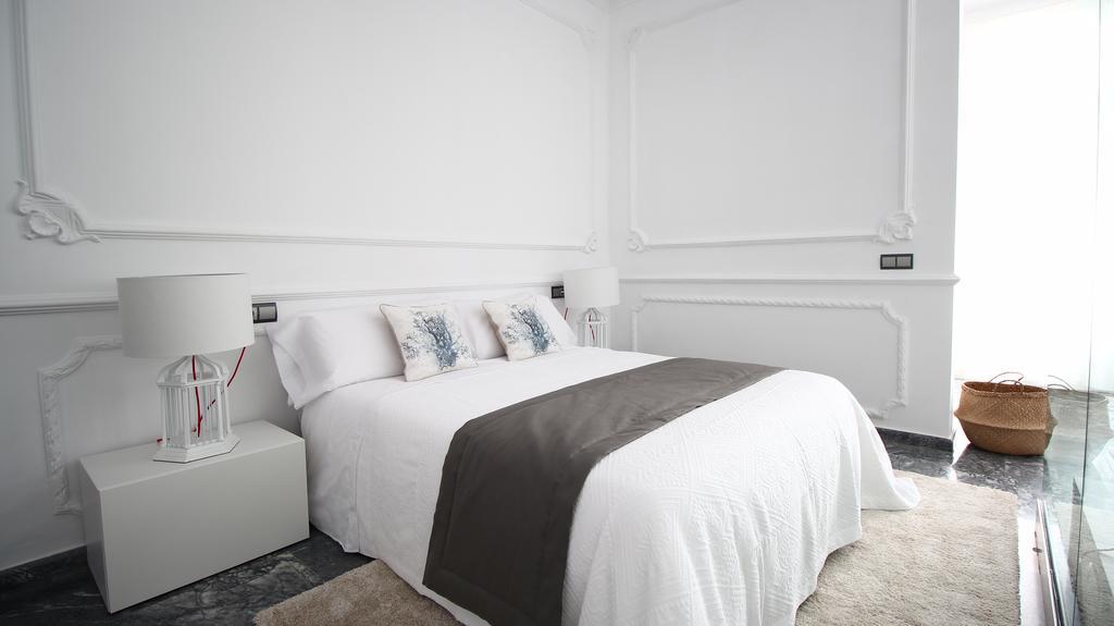 Apartamentos Plaza Constitucion - Larios Μάλαγα Εξωτερικό φωτογραφία