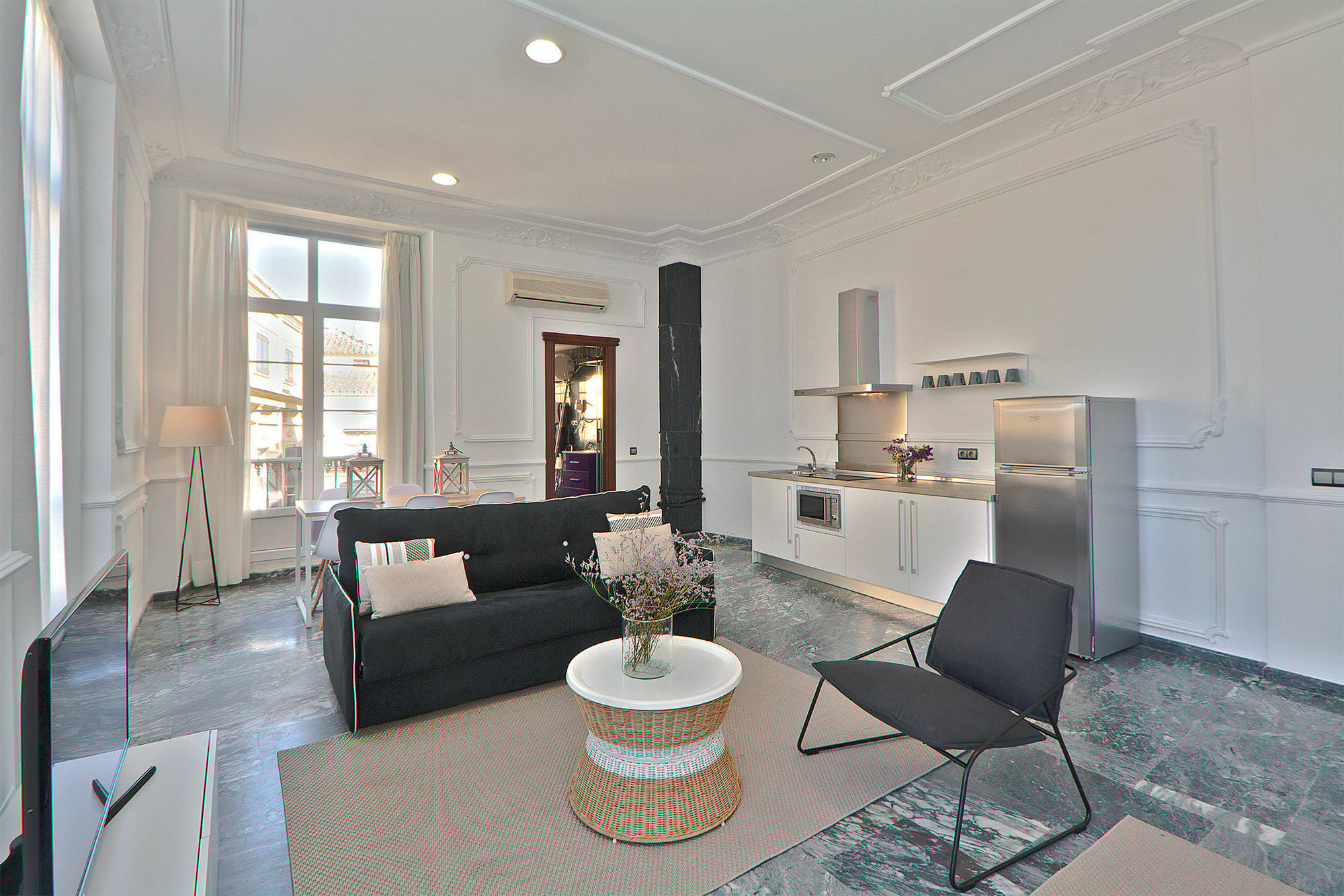 Apartamentos Plaza Constitucion - Larios Μάλαγα Εξωτερικό φωτογραφία
